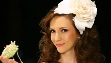 Are acasa zeci de premii, insa doar unul este de suflet. Adela Popescu isi tine trofeele in casa parinteasca