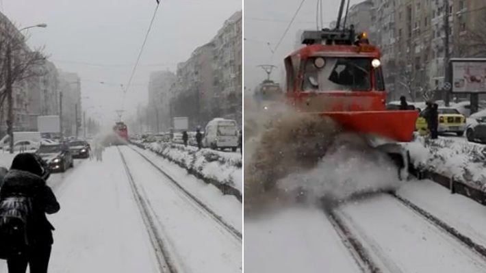 Un plug al RATB a îngropat în zăpadă călătorii care așteptau în stație! Oamenii au căzut pe stradă VIDEO