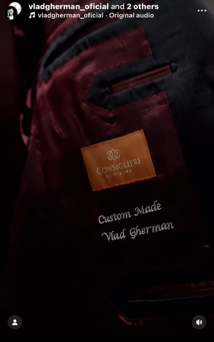 Detaliile brodate pe costumul lui Vlad Gherman/ sursă foto: Instagram