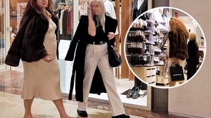 Carmen Vijelie, shopping compulsiv cu accent pe "dedesubturi". Îmbrăcată full Chanel, nu neglijează detaliile