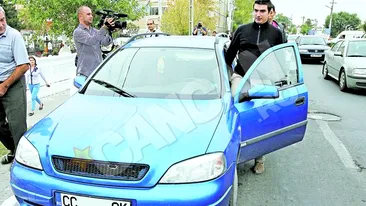 Doru Naghi nu a incasat inca nimic de pe urma tatalui milionar! A venit la parastas cu un harb inmatriculat in Bulgaria