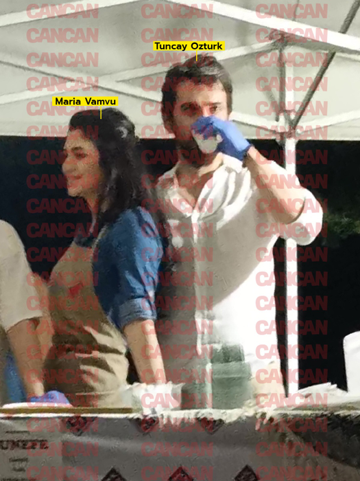 Tuncay Ozturk și Maria, angajata sa, nedezlipiți unul de celălalt / (Sursa: CANCAN.RO)