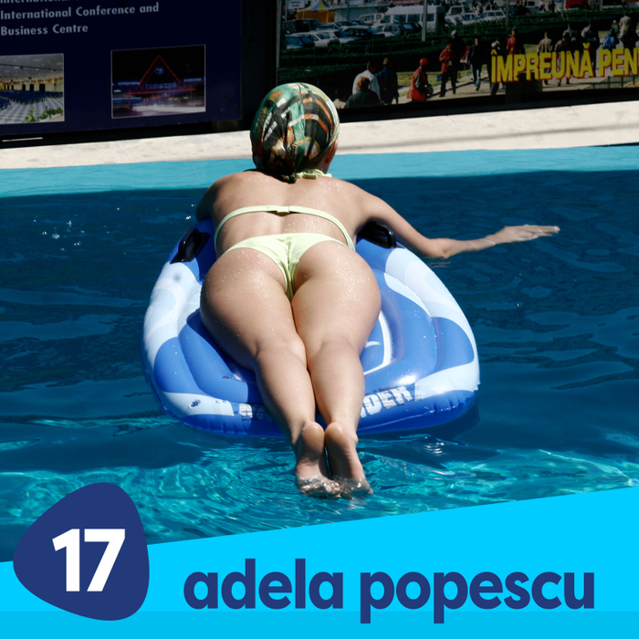 Adela Popescu, sexy la plajă