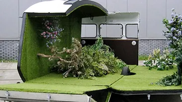 Si-a facut gradina in rulota