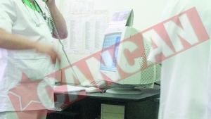 Lasat sa moara in spital