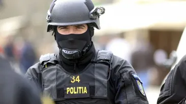 Elev de 17 ani, reținut după ce a șantajat conducerea unui liceu din Constanța