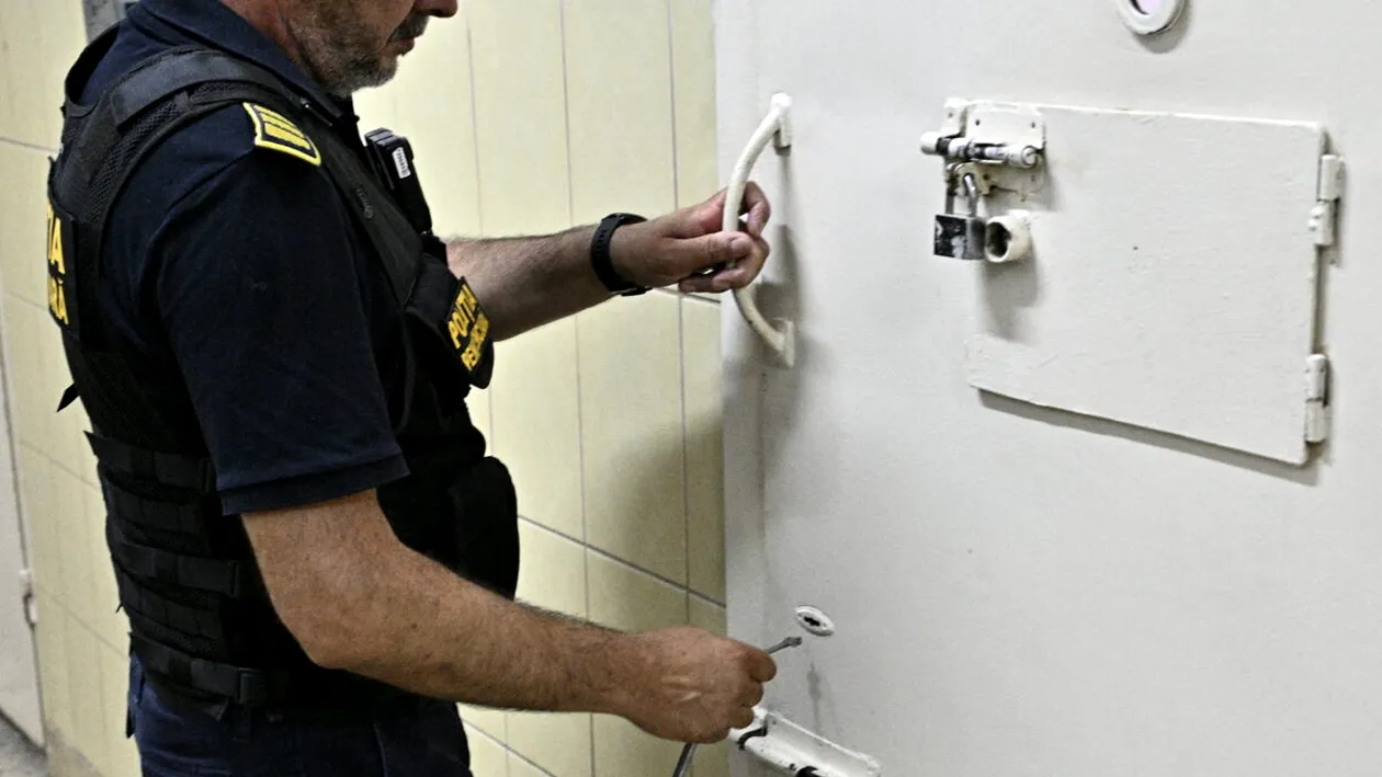 Acum 12 ani, România schimba regulile jocului. Noul Cod Penal care a „ușurat” pușcăriile și a mutat infractorii acasă