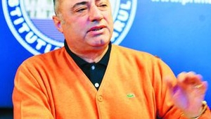 Solomon plateste datoria Universitatii