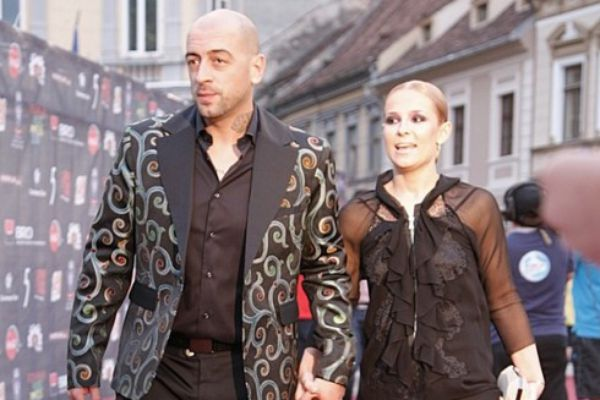 CRBL a făcut anunțul după zece ani de căsnicie: ”Spre rușinea mea…”