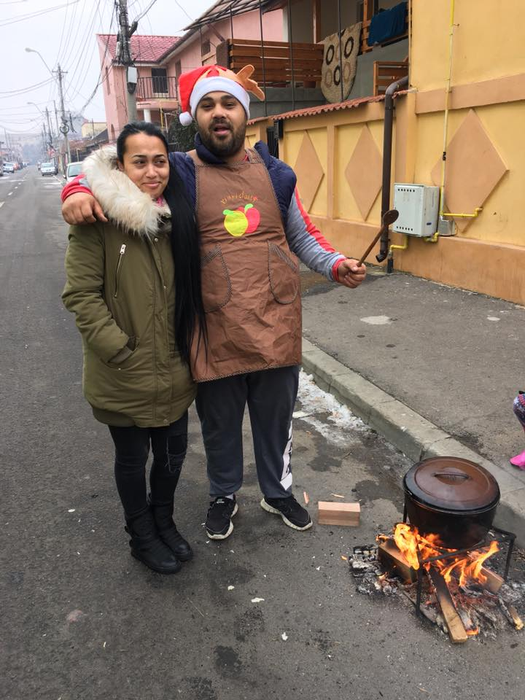 Îl mai ții minte pe ”Perversu’ de pe Târgu Ocna”?! S-a împăcat cu soția  de care divorțase și…