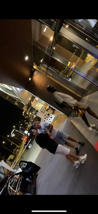 Black Coffee a dat recital în club timp de trei ore, apoi a plecat la hotel
