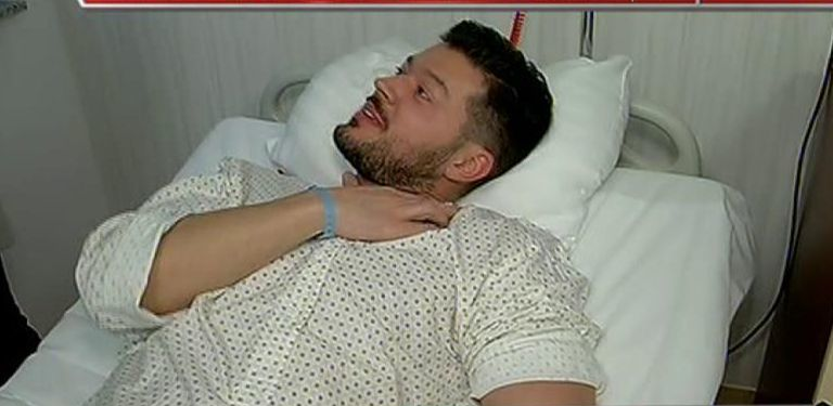 Imagini din spital cu Victor Slav, panicat înainte să intre în sala de operație! Medicul: „Victor, am ajuns aici la os, trebuie să intrăm în os”