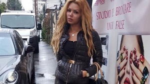 Beyonce de România a vrut să fie sexy dar....Ce aspect ruşinos a lăsat în văzul lumii!