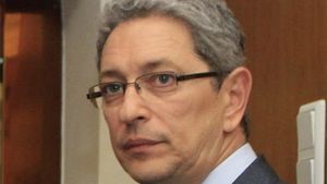 Zaharescu a ajuns sa se uite la masina lui ca la avioane straine! Vezi ce-a patit!