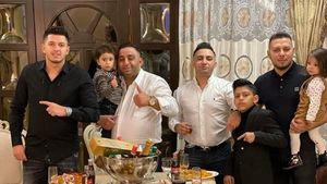 Momente de coșmar pentru fratele lui Emi Pian. Elvis Pian se teme că rămâne singur, dacă frații lui sunt arestați: „Mi-e frică”