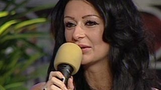 VIDEO Femeia care le-a tinut din frau pe fetele de la Bambi: "Incepusem sa ne simtim vedete si ea ne-a spus sa ne potolim"! Vezi cine e "Doamna de fier" din familia Tanase!