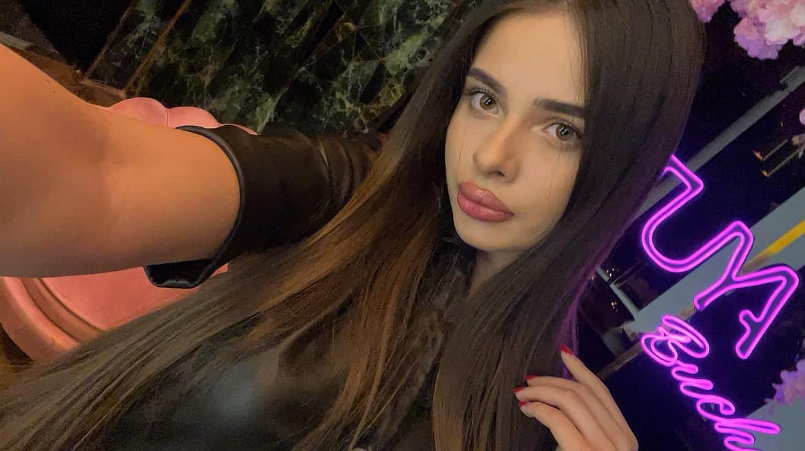 Iulia Cantolariu, condusă pe ultimul drum într-un sicriu alb. Imaginile durerii! EXCLUSIV
