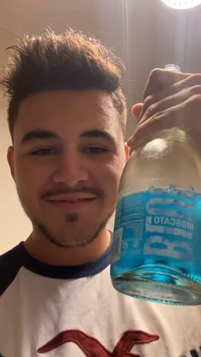Primele imagini cu Mario Fresh după ce a fost bătut la mare! Cum arată fața lui: “Ați văzut filmări, o să-i lăsăm pe cei de la putere să își facă treaba”