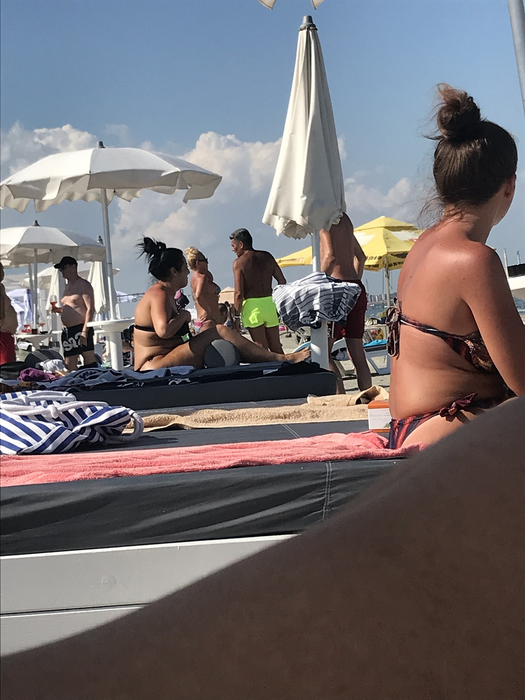 Marcel Toader petrece pe litoralul românesc cu o blondă apetisantă! Imagini cu cei doi