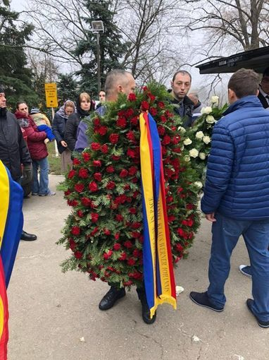 Preşedintele Klaus Iohannis a trimis şi el o coroană de flori