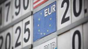 Curs valutar 6 septembrie. Cât au ajuns să coste 1 Euro și 1 Dolar
