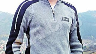 Max Craciun, baiatul de bani gata din Constanta supranumit de lautari Sefu' mortilor, agata dupa o reteta fabuloasa: "Buna, tata are cimitir! Vrei sa bei ceva?"