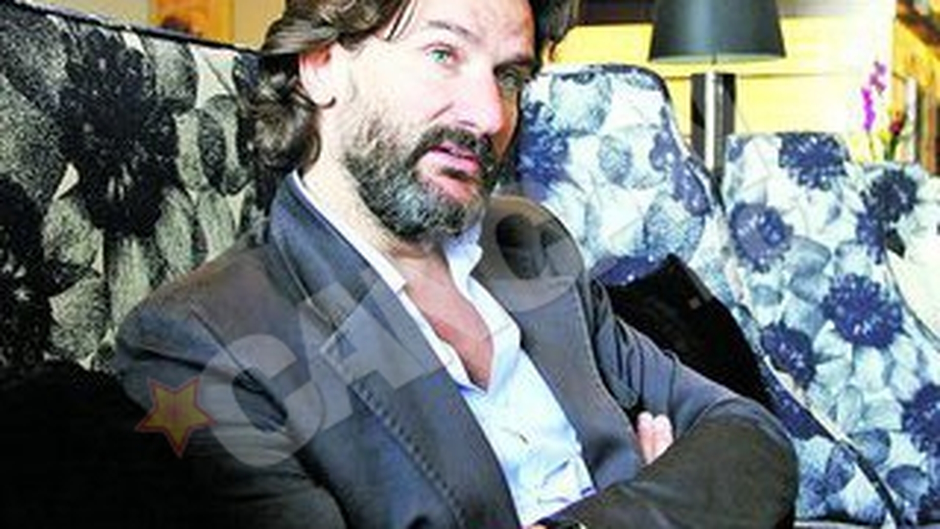 Vrea mesaj sexy pe piatra funerara