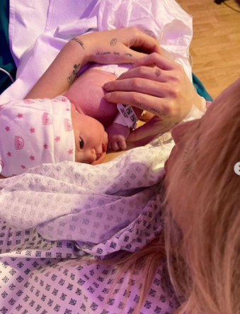 Chiara Ferragni a devenit mămică pentru a doua oară. Cum arată fetița acesteia, dar și ce nume va purta 