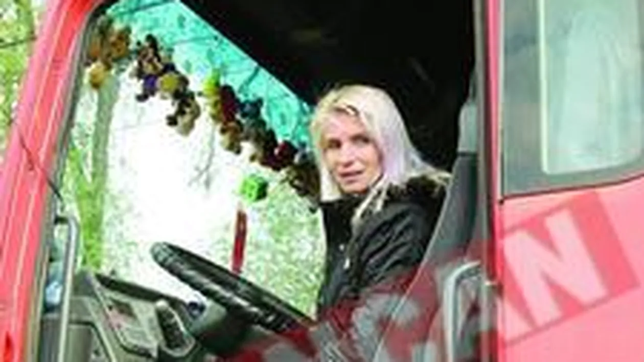 TIR-istele i-au scos pe camionagii in strada