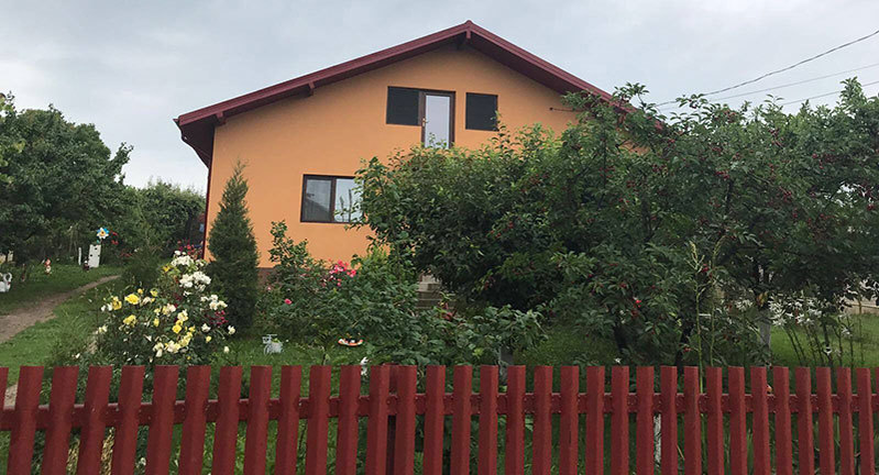 Florin Niţă şi-a construit o vilă superbă în comuna Periş
