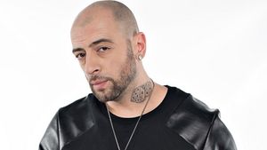 CRBL, tatic model! Cum si-a pus la punct fiica, in timpul unei plimbari la mall!