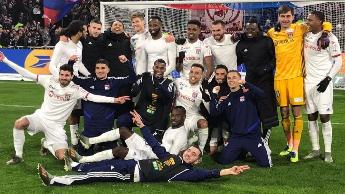 Ciprian Tătărușanu erou la Lyon » Golakeeperul naționalei duce Olympique în finala Cupei Ligii Franței!