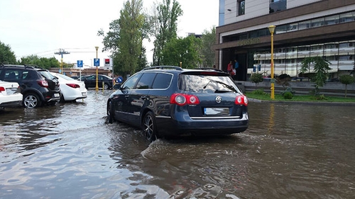 Dupa canicula, furtuni puternice! Vezi ce s-a intamplat la malul marii, in urma unei vijelii de proportii