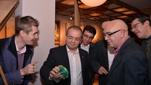 Emil Boc si-a gasit job dupa alegeri! A devenit asistentul mentalistului Cristian Gog!