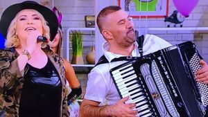 Viorica de la Clejani a pierdut din nou lupta cu kilogramele! Cum a apărut artista la TV
