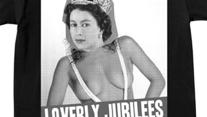 Regina Elizabeta a II-a, topless pe tricouri