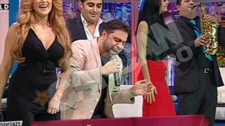 VIDEO Asta e cea mai noua nebunie a lui Salam! A facut un duet cu fetele de la Bambi si a iesit show la CANCAN TV!