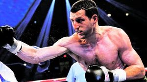 Carl Froch il respecta pe roman, dar e convins ca il va pune la podea: "Bute nu a intalnit pe nimeni cu forta mea! Il fac KO!"