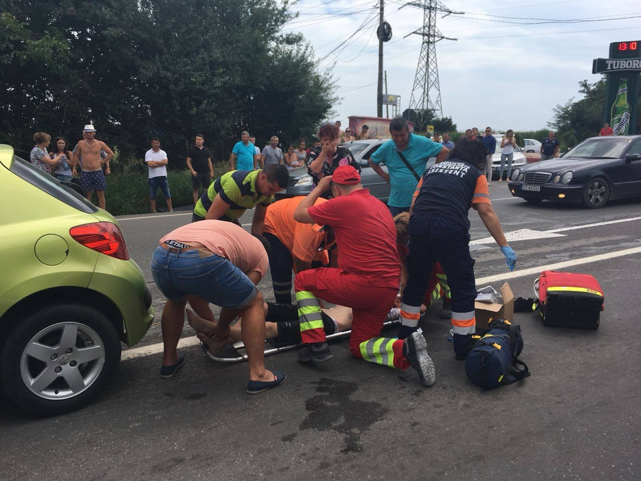 Trei persoane rănite, între care un adolescent în comă, în urma unui accident lângă Costinești. Tânărul, preluat cu elicopterul SMURD