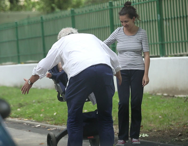 "Regele apei minerale" se bucură enorm să-l vadă pe micuţ