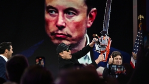 Elon Musk, dat în judecată de mii de oameni din Statele Unite. Cu ce i-a înfuriat miliardarul pe bugetarii din America