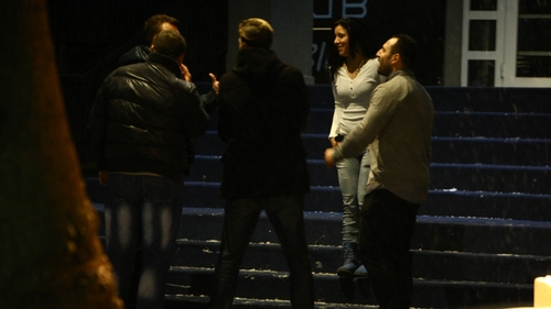 Lovit de criza varstei mijlocii. Adrian Enache a petrecut ca studentii in Regie. A plecat de la discoteca la 4 dimineata