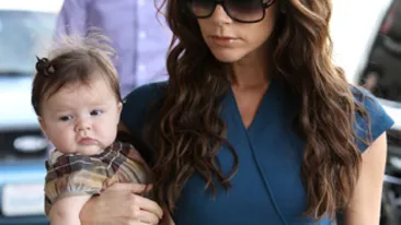 Si ce dacă nu are nici doi ani? Fiica cuplului Beckham e cea mai mare susţinătoare a tatălui său. Uite cum îl incurajeazăî pe sta