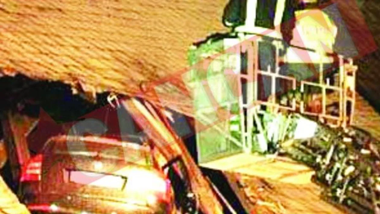 A ajuns cu masina pe acoperis