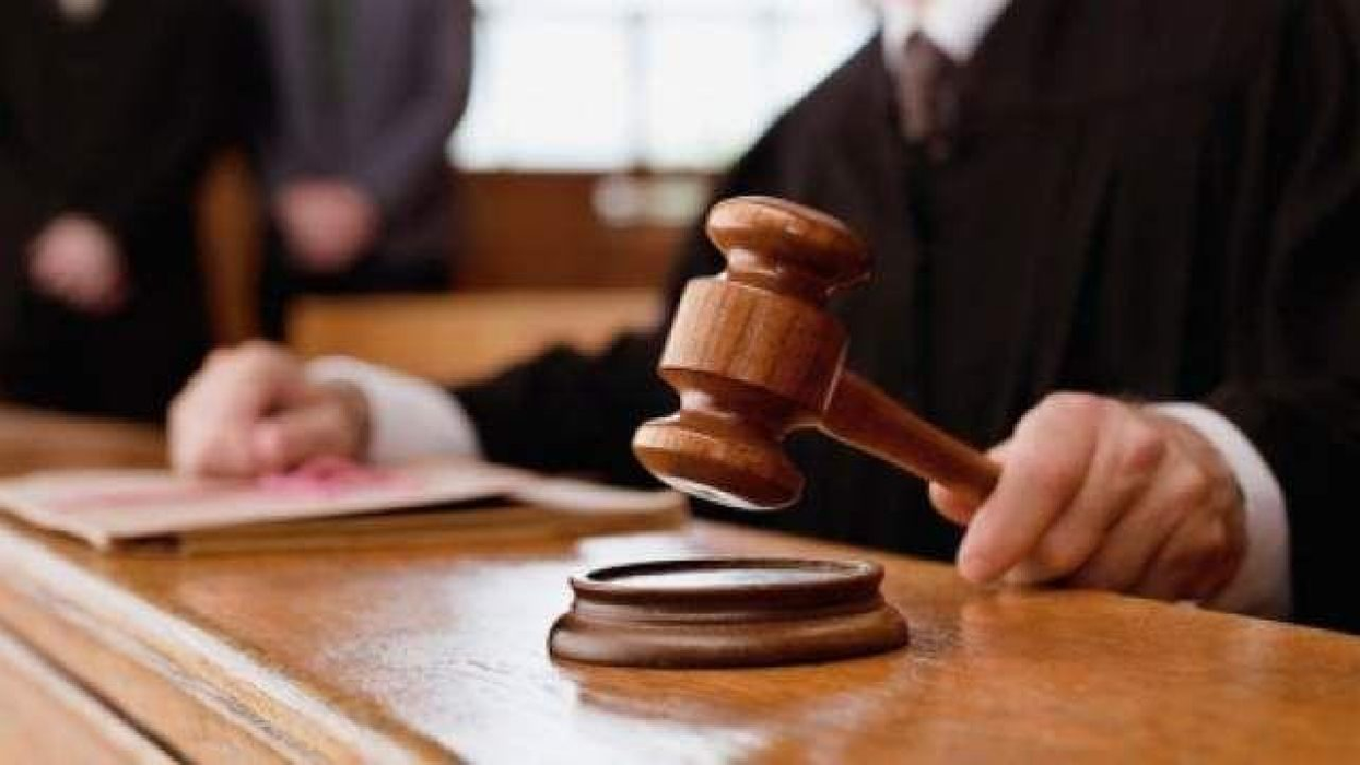 Judecătorii au decis că minora S.P., mamă a doi copii, poate fi ”asistată zilnic” și nu ”internată” în Centrul Educativ