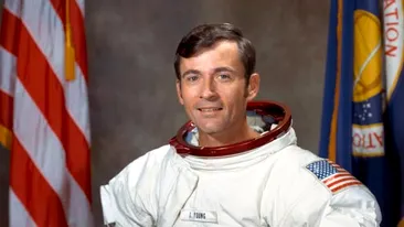 Doliu în SUA! Astronautul John Young, cu două zboruri spre Lună, a murit