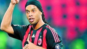 Leonardo il lasa pe Ronaldinho sa iasa joi in cluburi