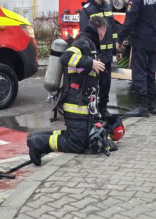 Explozie puternică într-un bloc din Focșani, urmată de incendiu. Informații de ultimă oră/ sursă foto: social media