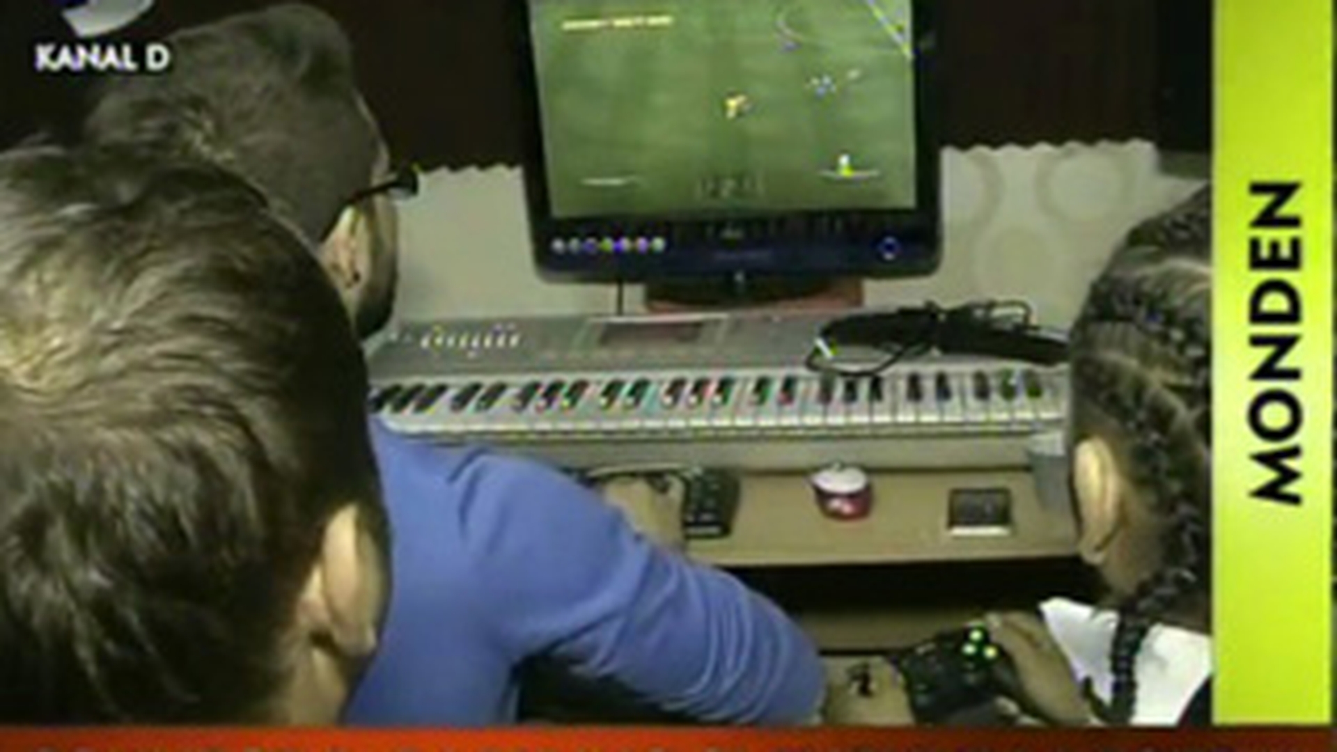 VIDEO Connect-R, DJ Rynno si Phelipe s-au intrecut la fotbal! Vezi cum se distreaza cei trei in afara scenei!