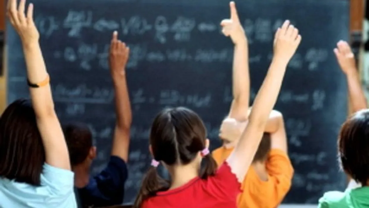Motivul pentru care anul şcolar ar putea începe cu o săptămână mai devreme
